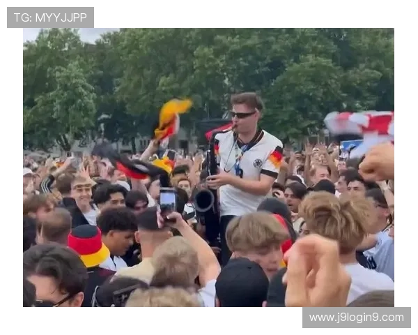 德甲球队赛场表演与球迷文化展示专题 德甲球队赛场表演与球迷文化展示专题